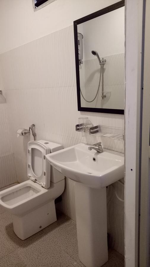 Golden Beach Inn Trikunamalaja Zewnętrze zdjęcie