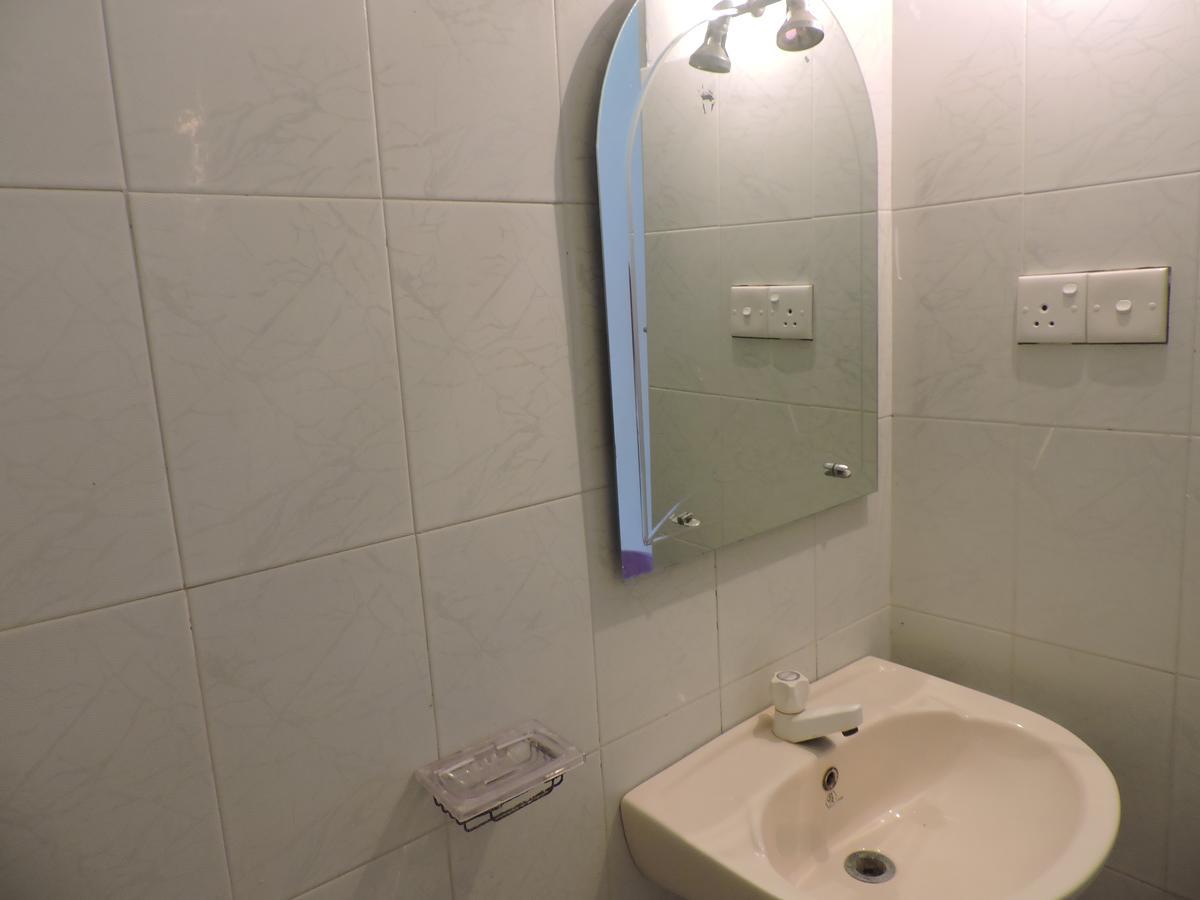 Golden Beach Inn Trikunamalaja Zewnętrze zdjęcie