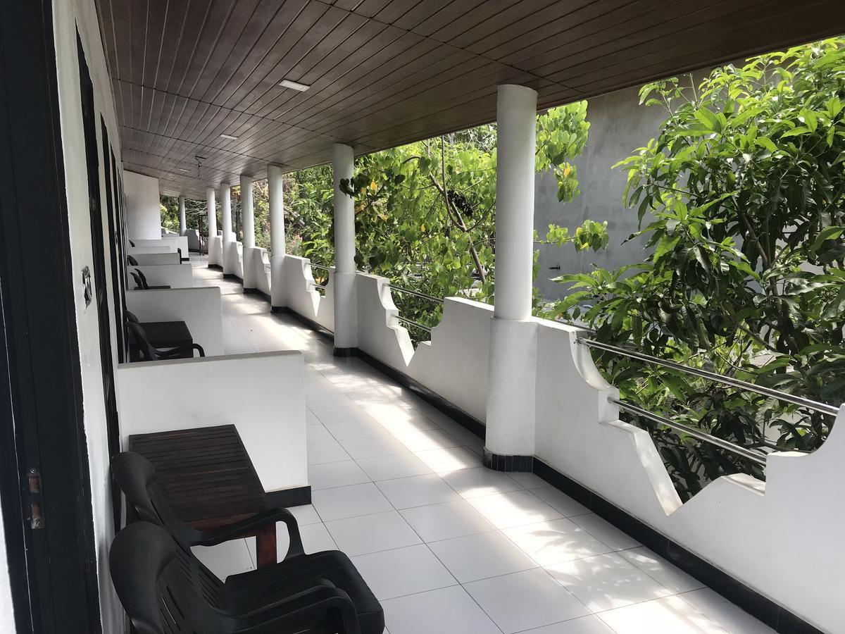 Golden Beach Inn Trikunamalaja Zewnętrze zdjęcie