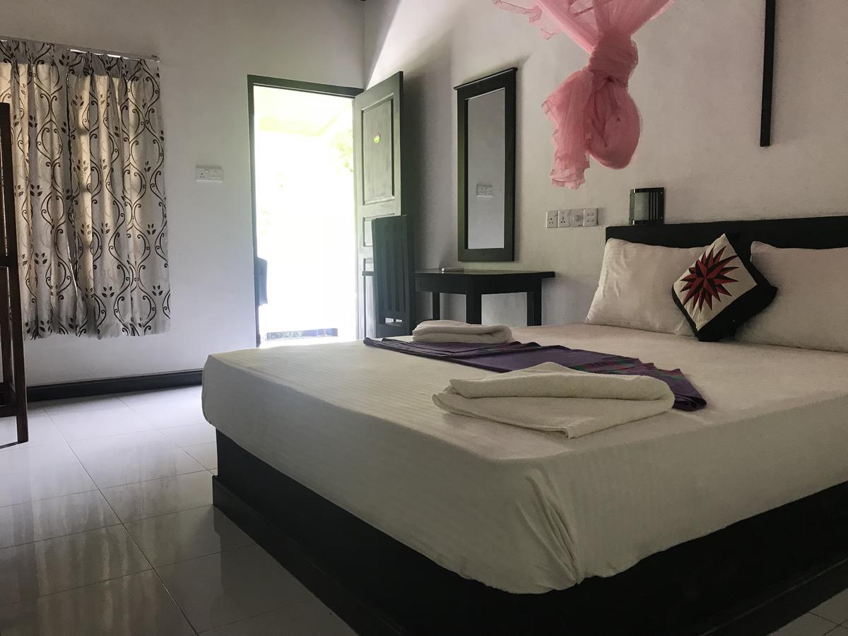 Golden Beach Inn Trikunamalaja Zewnętrze zdjęcie